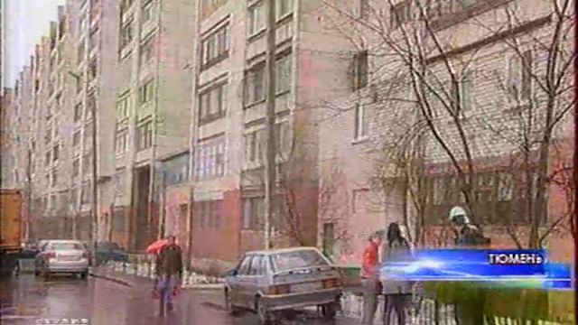 Убирают опоры с Мориса Тореза 15.04.2010