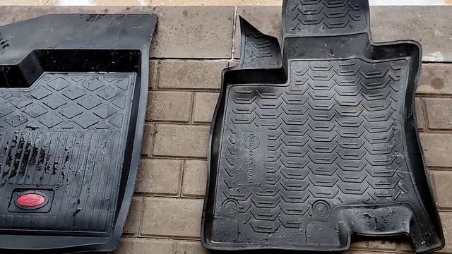 Коврик водительский Agatek резина или полиуретан? смотреть онлайн