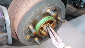 Nissan Skyline замена приводных валов.