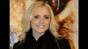 Валерия Перфилова - Капелька, Капелькою Неба Я Лягу На Твою Ладонь, Стану Самой Нежной Бедой