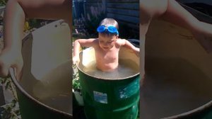 Урок купание в бочонке
