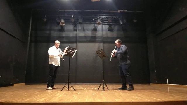 H. LAZARUS, SECOND DUET para dos clarinetes en si bemol : II- Adagio смотреть онлайн