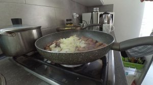 Ниламоп приготовил жареную картошку ? со свиными почками ?