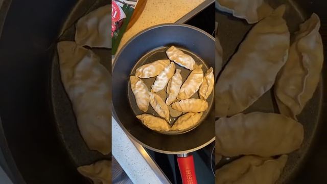 Дамплинги с креветкой.