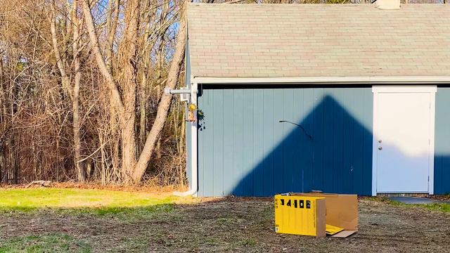 Traxxas Hoss 4x4 - Practicing control in the air смотреть онлайн