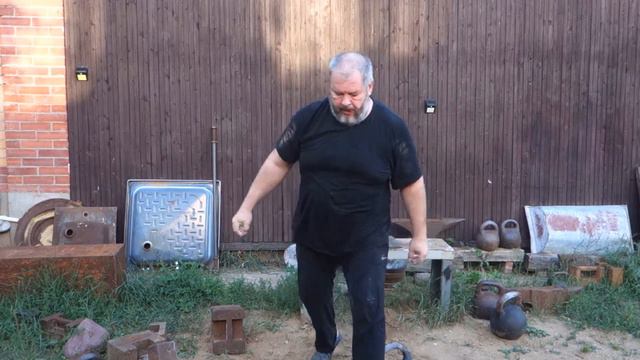 СИЛОВАЯ СВЯЗКА СИЛАЧЕЙ СТАРОГО УНИВЕРСИТЕТА! ЖОНГЛИРОВАНИЕ!РЫВОК!ЖИМ С ГИРЕЙ 52 КГ СИДЯ смотреть онлайн