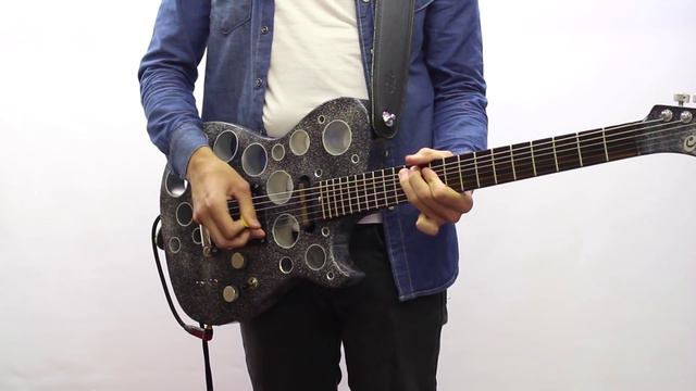 Cort MBC-1 Holey Mod. Silver Glitter Holes - 8 Minutes Of Riffs смотреть онлайн