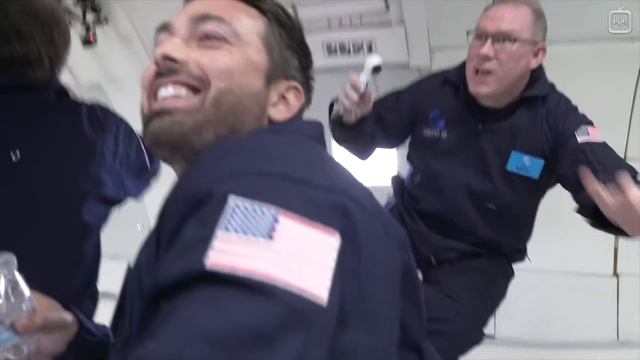 Полёт на «рвотной комете» _ невесомость на Земле [Veritasium](1080P_HD) смотреть онлайн