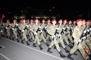 Росгвардия участвует в репетициях парада Победы в Ростове-на-Дону