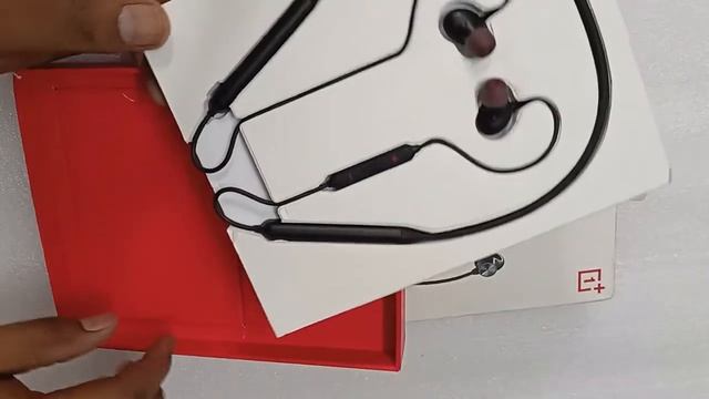 One Plus Headphone смотреть онлайн