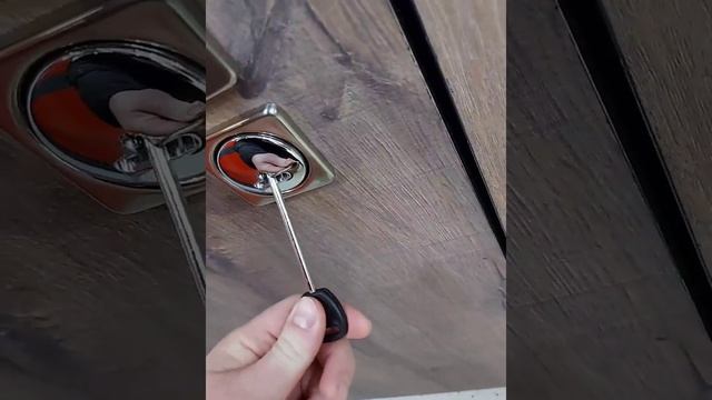 Броня на сувальдный замок смотреть онлайн