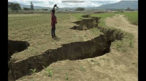 Африка трещит по швам. Жуткие трещины и разломы. Африка скоро разделиться пополам