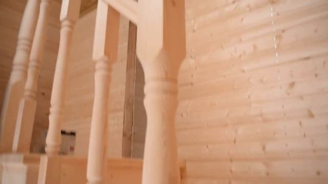 Обзор деревянной лестницы на косоурах | ГОРНИЦА Ярославль