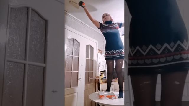 Нам песня строить и жить помогает ?✊(Покраска потолка)красивой нужно быть всегда ? смотреть онлайн