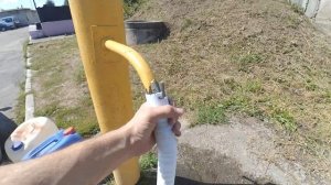 Как я набираю воду из колонки в канистру.