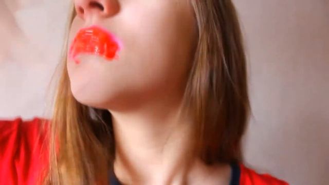 100 слоёв ПОМАДЫ на губах! Челлендж. смотреть онлайн