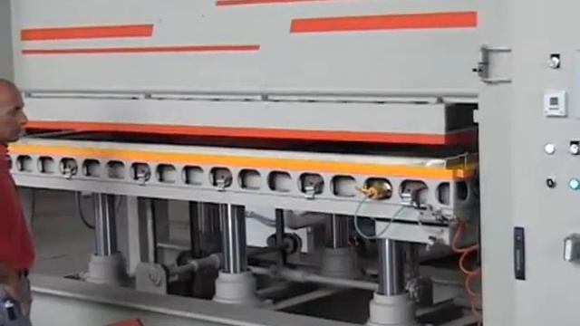 Пресс Kolmag с горячей жидкостной мембраной | Гнутый Фасад смотреть онлайн