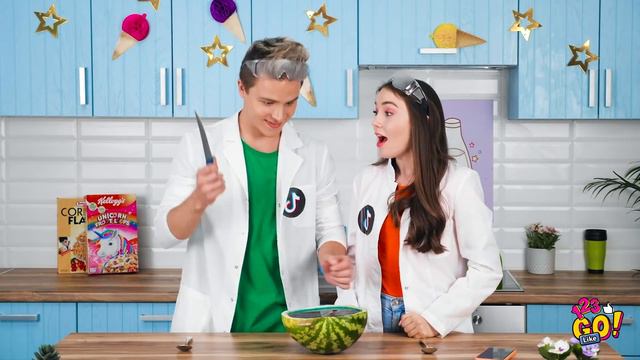 TRYING THE SQUID GAME || Viral TikTok Hacks And Tricks By 123 GO Like! смотреть онлайн