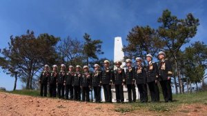 "На безымянной высоте" сл. М.Матусовского, муз. В.Баснера.
Исполняет "Морская душа" Севастополя.