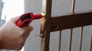 Установка замков в калитку