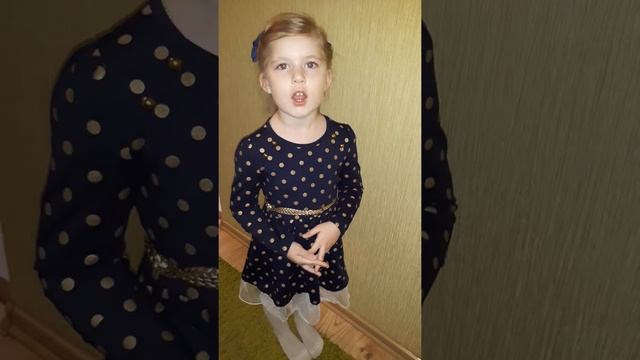 "Все важные фразы должны быть тихими..." читает Нелли Качанова