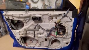 Царапины на стекле. Как избежать. Subaru Impreza GC. Снимаем обшивку двери