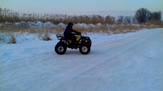 Зимнее катание на квадроцикле ?? смотреть онлайн