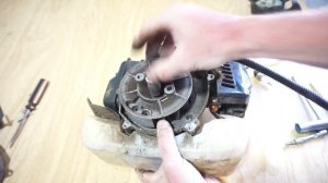 Не заводиться бензокоса або бензопила «на гарячу»? Треба замінити сальники.