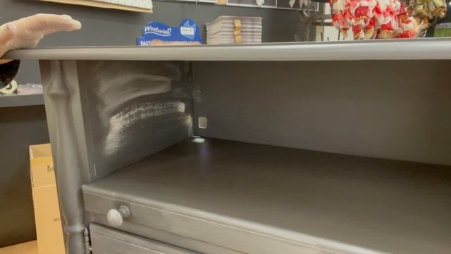 ЧАСТЬ 2. ПОКРЫВАЕМ МЕБЕЛЬ ПОСЛЕ ПОКРАСКИ ВОСКОМ #красим #своимируками #своими_руками #дом смотреть онлайн