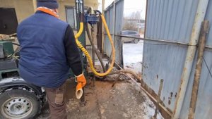 Бурим скважину на болоте зимой на первый водонос.#буровоедело #скважина#зимой#бурение