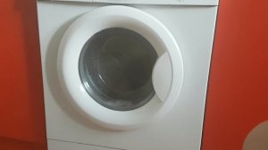 Стиральная машина LG стирает полотенце