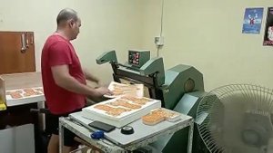Вырубка коробки для картошки-фри короткими тиражами на тигеле ML-750 в Нижнем Новгороде