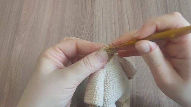 Кукла Ириска || Цельновязаная кукла крючком || Часть 2 || Вяжем туловище, голову,оформляем личико |