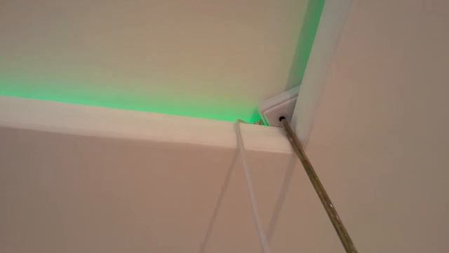 Разноцветная диодная полоса в потолке смотреть онлайн