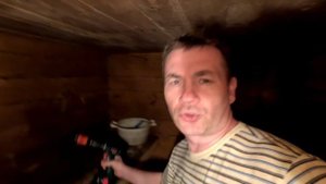 Отверстие в баке. Делаем отверстие в баке для горячей воды старой печки, чтобы врезать туда штуцер