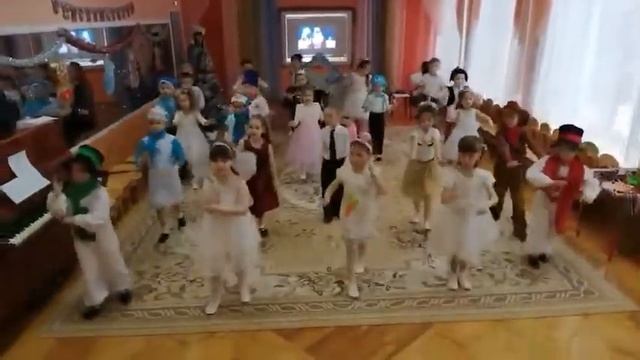 Танец на новогоднем утреннике 24.12.20 подготовительная группа смотреть онлайн