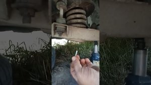 Устранение облома шпильки крепежа переднего амортизатора. Часть1