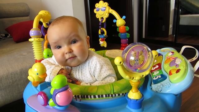 Интересная игра с детьми дома, с надувным матрасом смотреть онлайн