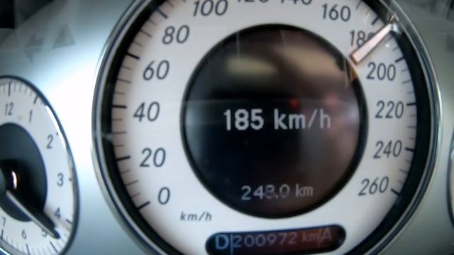 Mercedes-Benz W211 - E320 - M112 0-200 Acceleration