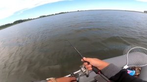 Ловля ЩУКИ на БЛЕСНУ! Nautilus Cross Blade Озеро Уткуль