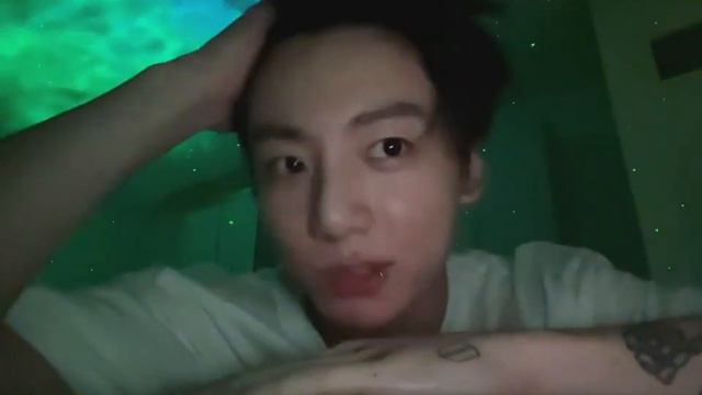 Jk: colored lights envelop me.....разноцветные огоньки укутывают меня.#jungkook97 перевод👇 смотреть онлайн