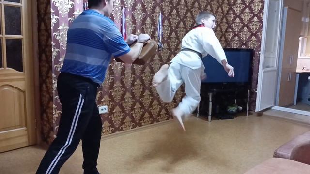 тренируем баланс в тхэквондо