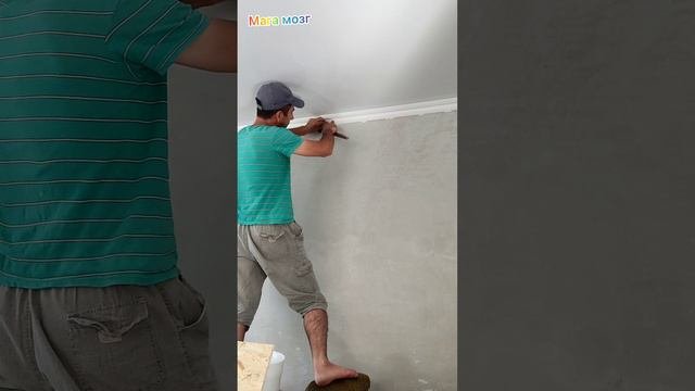 Как приклеить потолочные плинтуса