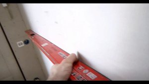 ГКЛ на клей по маякам из саморезов-
Идеальная стена