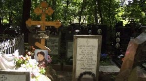 «Заброшенные и неухоженные»: Могилы Известных Актёров, на которых давно никто не бывал | Часть 3