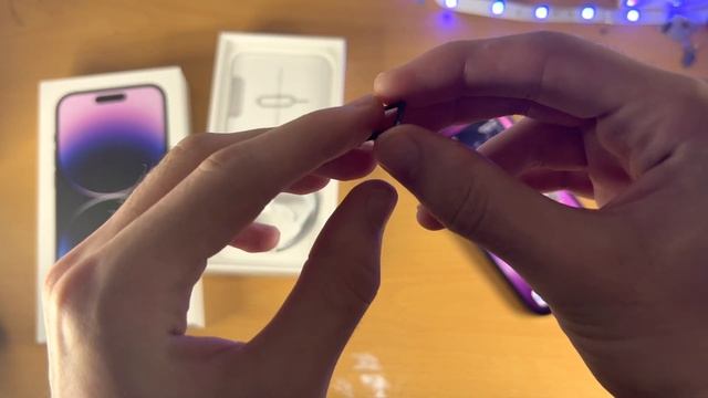 How To Insert SIM Card in iPhone 14 Pro! смотреть онлайн