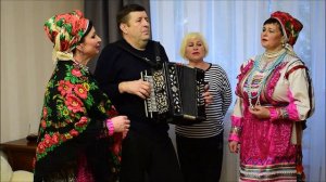 Тихий омут спит, не шелохнется.