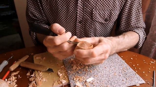 Резьба по дереву урок 7 "Роза" как вырезать листья из дерева смотреть онлайн