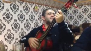 Каякент: Пятачек на гитаре