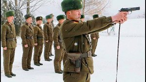 ДОМОГАТЕЛЬСТВА К ДЕВУШКАМ В СЕВЕРНОЙ КОРЕЕ В АРМИИ